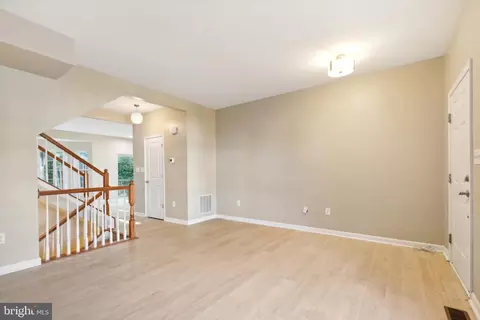 907 Boundary Ave, Pasadena, MD 21122 photo 4