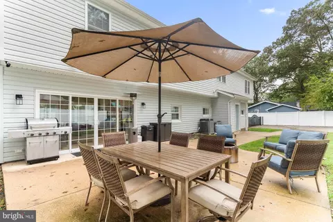 Exterior - 568 Riverside Dr, Pasadena, MD 21122 photo 3 of 5