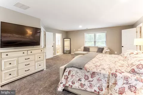Bedroom - 568 Riverside Dr, Pasadena, MD 21122 photo 5 of 8