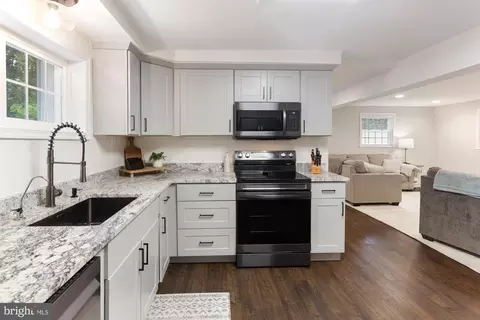 Kitchen - 568 Riverside Dr, Pasadena, MD 21122 photo 3 of 3