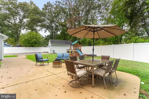 Exterior - 568 Riverside Dr, Pasadena, MD 21122 photo 2 of 5