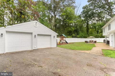 Exterior - 568 Riverside Dr, Pasadena, MD 21122 photo 4 of 5