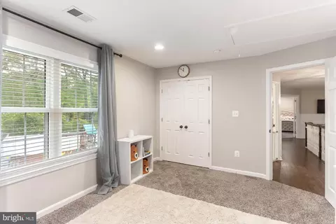 Entry Way - 568 Riverside Dr, Pasadena, MD 21122 photo 9 of 9