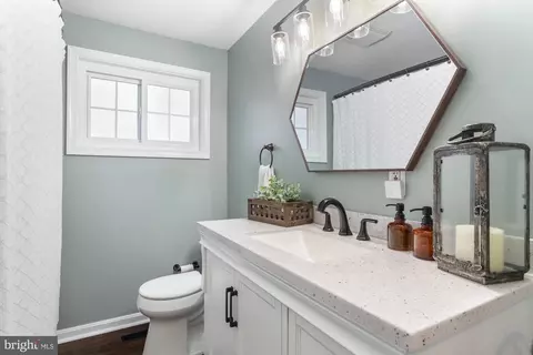 Bath - 568 Riverside Dr, Pasadena, MD 21122 photo 1 of 4