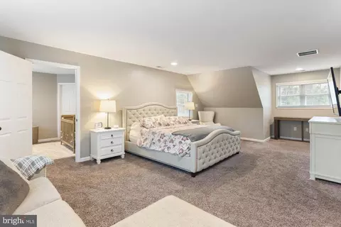 Bedroom - 568 Riverside Dr, Pasadena, MD 21122 photo 3 of 8