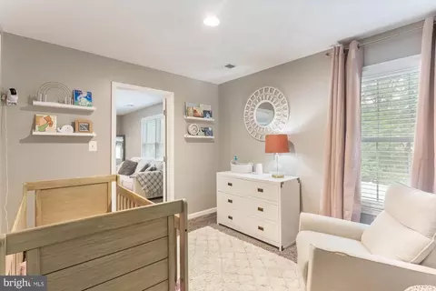 Entry Way - 568 Riverside Dr, Pasadena, MD 21122 photo 8 of 9