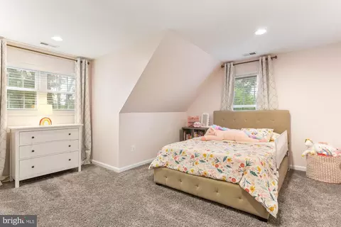 Bedroom - 568 Riverside Dr, Pasadena, MD 21122 photo 7 of 8