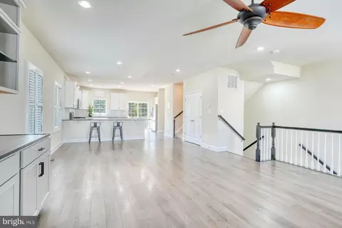 8358 Daydream Cres, Pasadena, MD 21122 photo 9