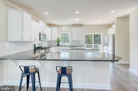 8358 Daydream Cres, Pasadena, MD 21122 photo 10