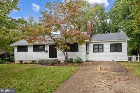 Exterior - 7 Williams Dr, Annapolis, MD 21401 photo 1 of 6
