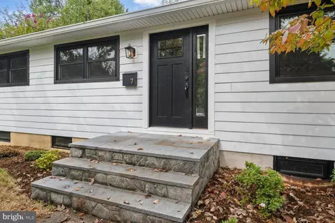 7 Williams Dr, Annapolis, MD 21401
