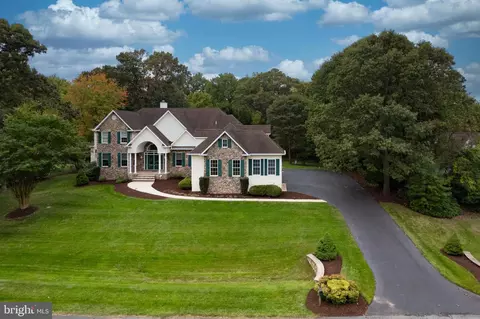 7730 Water Oak Point Rd, Pasadena, MD 21122