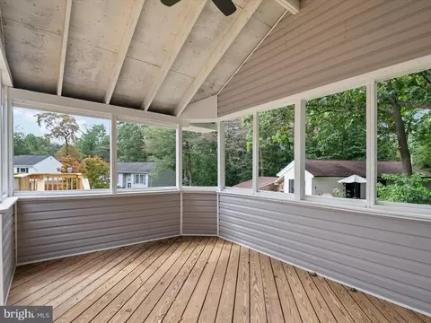 7701 Lake Cir, Pasadena, MD 21122 photo 28