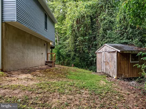 7701 Lake Cir, Pasadena, MD 21122 photo 32