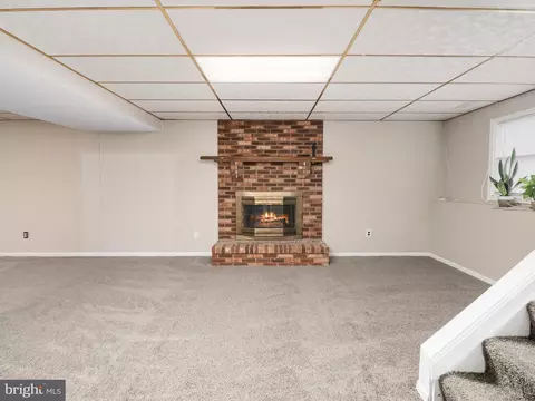 7701 Lake Cir, Pasadena, MD 21122 photo 20