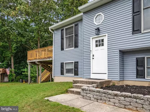 7701 Lake Cir, Pasadena, MD 21122 photo 4