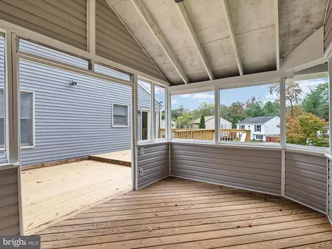 7701 Lake Cir, Pasadena, MD 21122 photo 27