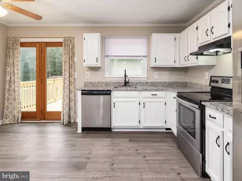 7701 Lake Cir, Pasadena, MD 21122 photo 7