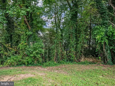 7701 Lake Cir, Pasadena, MD 21122 photo 31