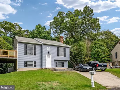 7701 Lake Cir, Pasadena, MD 21122 photo 2