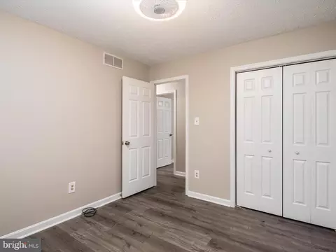 7701 Lake Cir, Pasadena, MD 21122 photo 14
