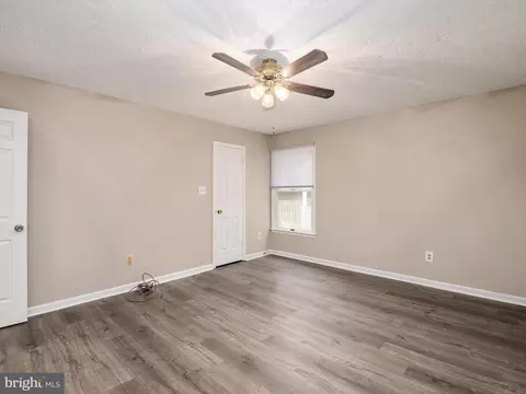 7701 Lake Cir, Pasadena, MD 21122 photo 18