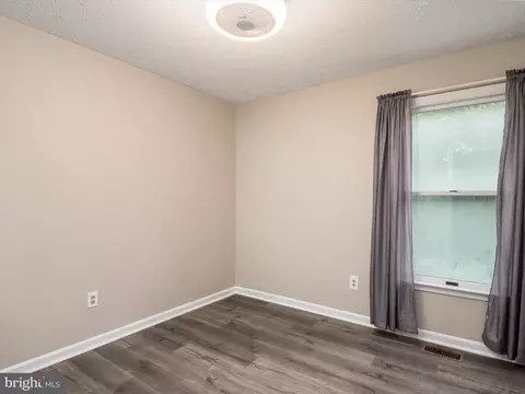 7701 Lake Cir, Pasadena, MD 21122 photo 13