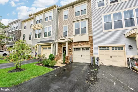 7615 Lyndon Ct, Glen Burnie, MD 21060