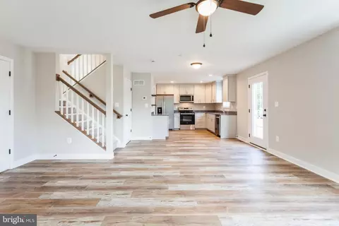 699 208th St, Pasadena, MD 21122 photo 7