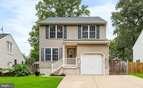 654 211th St, Pasadena, MD 21122