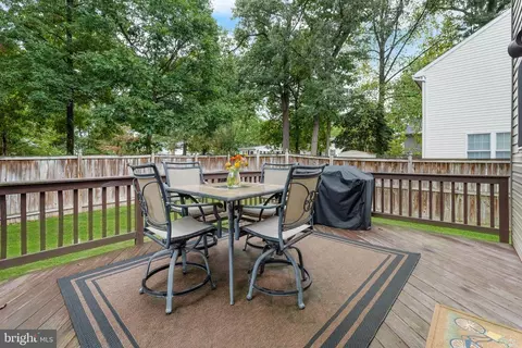 Exterior - 654 211th St, Pasadena, MD 21122 photo 6 of 11