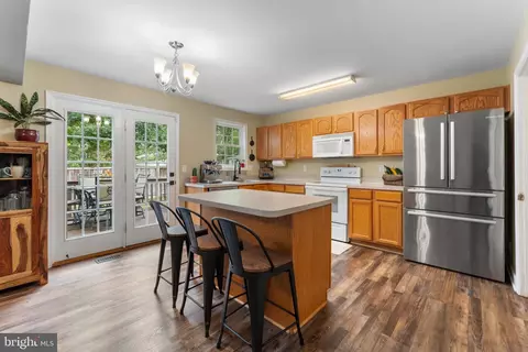 Kitchen - 654 211th St, Pasadena, MD 21122 photo 1 of 1