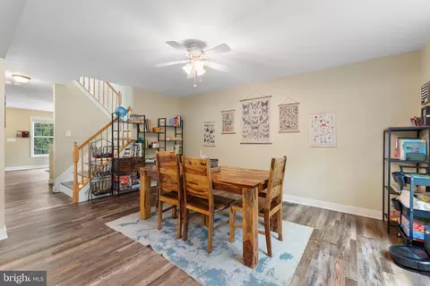 Dining - 654 211th St, Pasadena, MD 21122 photo 1 of 2
