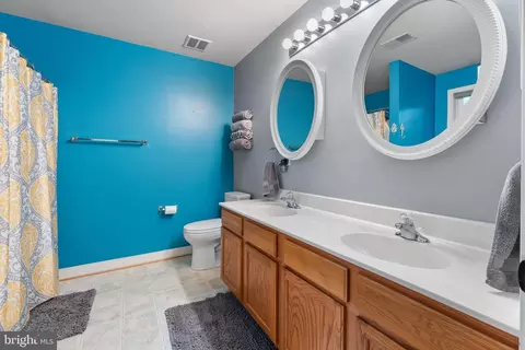 Bath - 654 211th St, Pasadena, MD 21122 photo 1 of 3