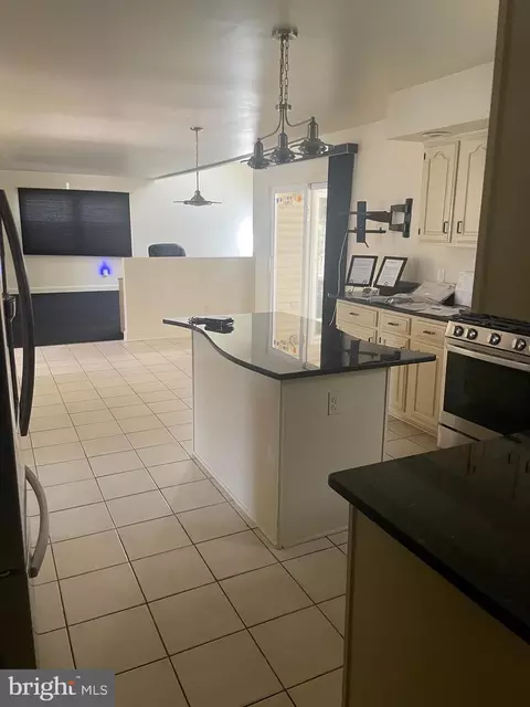 110 Dales Way Dr, Pasadena, MD 21122 photo 14
