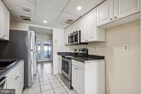 Kitchen - 1786 A Belle Dr, Annapolis, MD 21401 photo 1 of 2