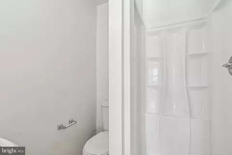 Bath - 1786 A Belle Dr, Annapolis, MD 21401 photo 2 of 3