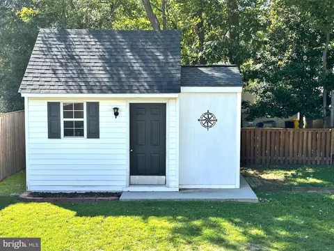 7910 Kings Bench Pl, Pasadena, MD 21122 photo 24