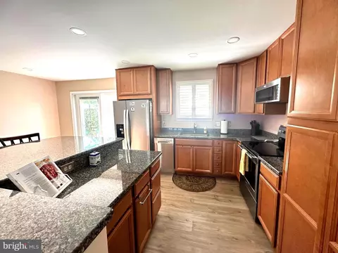 7910 Kings Bench Pl, Pasadena, MD 21122 photo 5