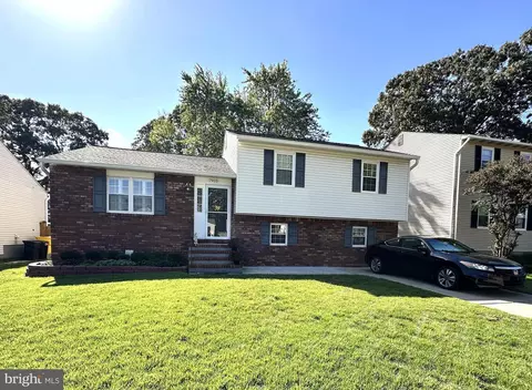 7910 Kings Bench Pl, Pasadena, MD 21122 photo 2