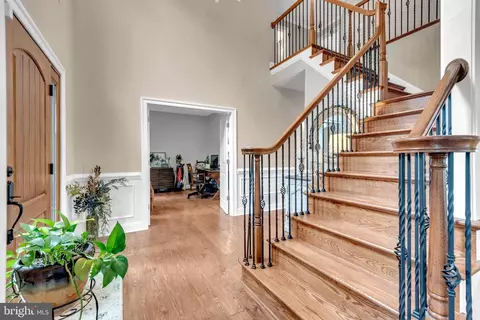 Entry Way - 8345 Forest Glen Dr, Pasadena, MD 21122 photo 2 of 13