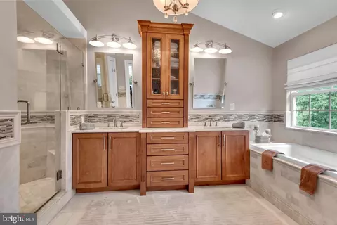 Bath - 8345 Forest Glen Dr, Pasadena, MD 21122 photo 2 of 5