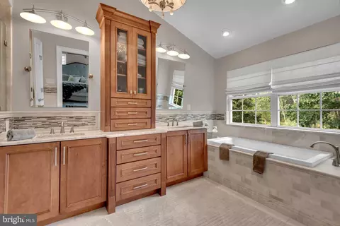 Bath - 8345 Forest Glen Dr, Pasadena, MD 21122 photo 1 of 5