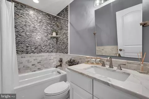 Bath - 8345 Forest Glen Dr, Pasadena, MD 21122 photo 4 of 5