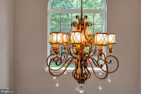 Entry Way - 8345 Forest Glen Dr, Pasadena, MD 21122 photo 8 of 13