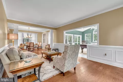 Entry Way - 8345 Forest Glen Dr, Pasadena, MD 21122 photo 3 of 13