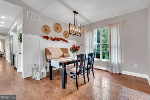 Dining - 8345 Forest Glen Dr, Pasadena, MD 21122 photo 2 of 4