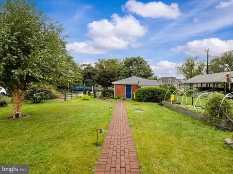 2168 Lake Dr, Pasadena, MD 21122 photo 43
