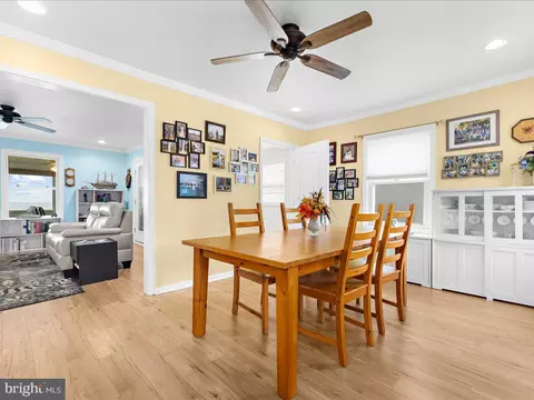 2168 Lake Dr, Pasadena, MD 21122 photo 19