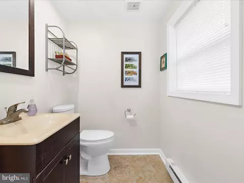 2168 Lake Dr, Pasadena, MD 21122 photo 22